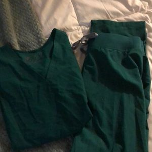 Figs set hunter green